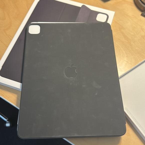 iPad smart folio for iPad Pro 12.9-inch (5th Generation) - Picture 7 of 9